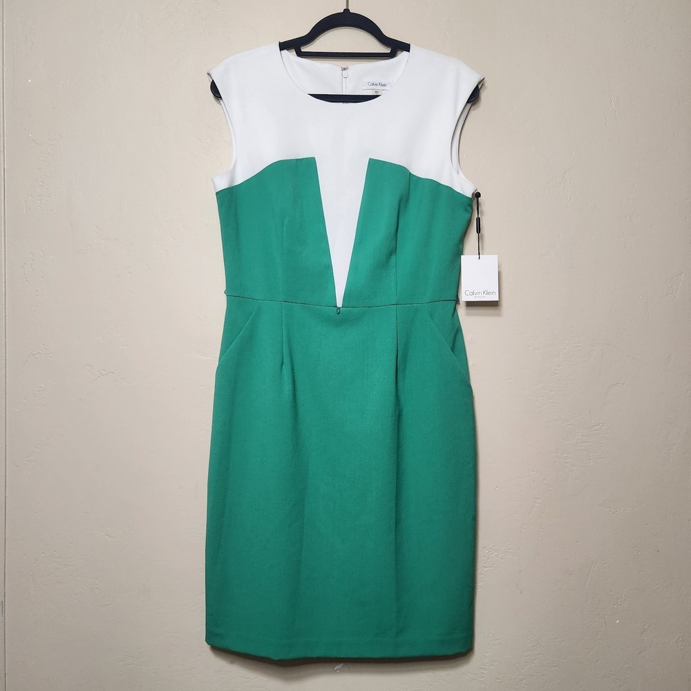 Calvin Klein White and Emerald Green Colorblock Sheath Dress